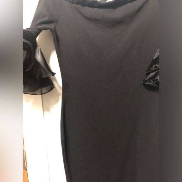 NEW Black dress with 3/4 ruffled finish sleeves, size M. - Picture 6 of 8